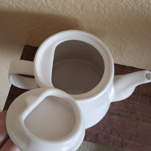 SOLD Rae Dunn Tea Pot - Picture 4 of 4